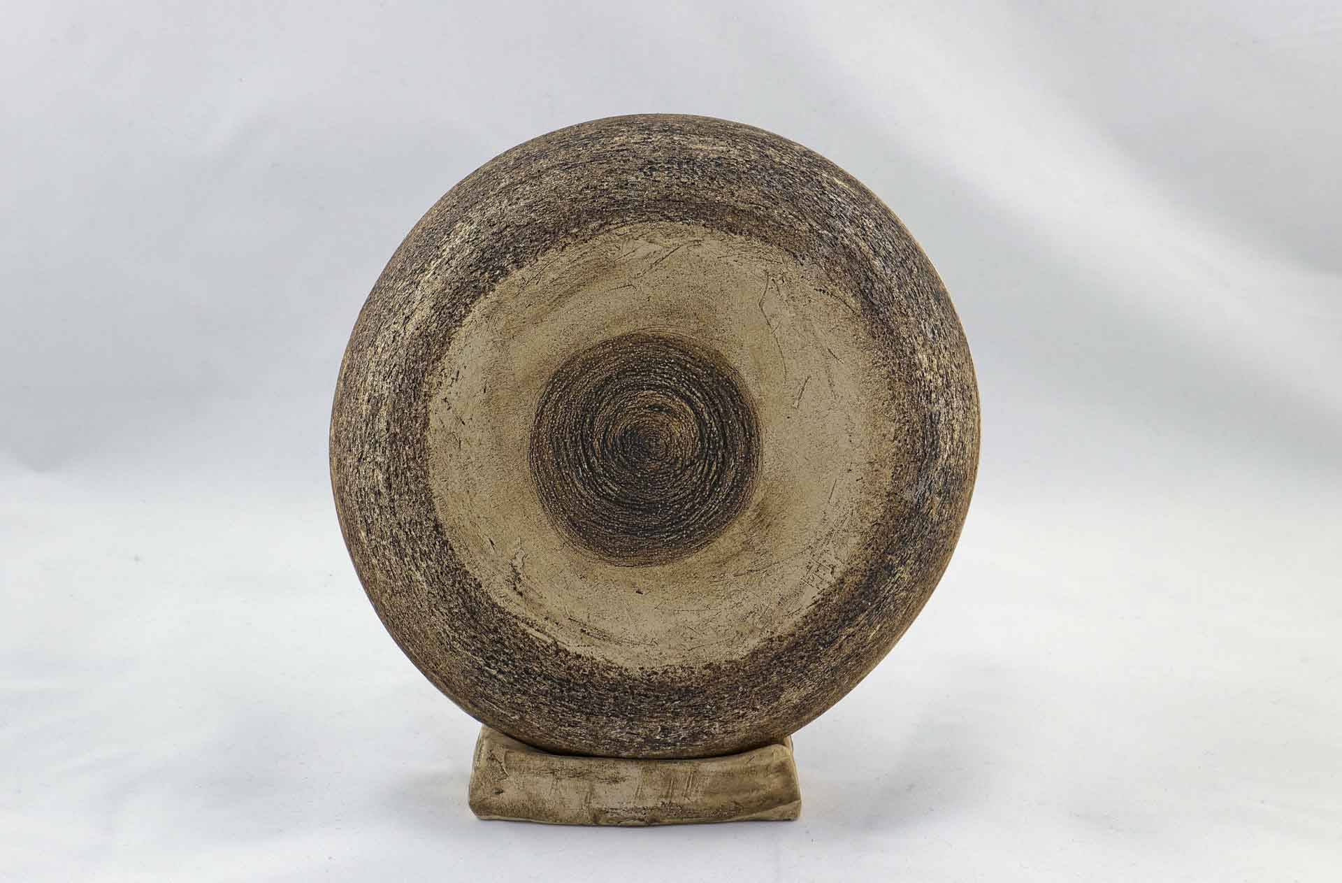 Petra Zobl Keramik - Ufo Art 2 Seite Manganspinell aufgeraut